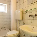 アパート 1 Bedroom Gorgeous In ポヴリャナ