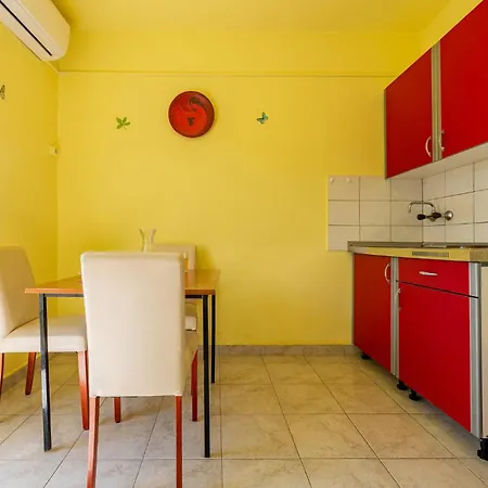Apartamento 1 Bedroom Gorgeous In Povljana